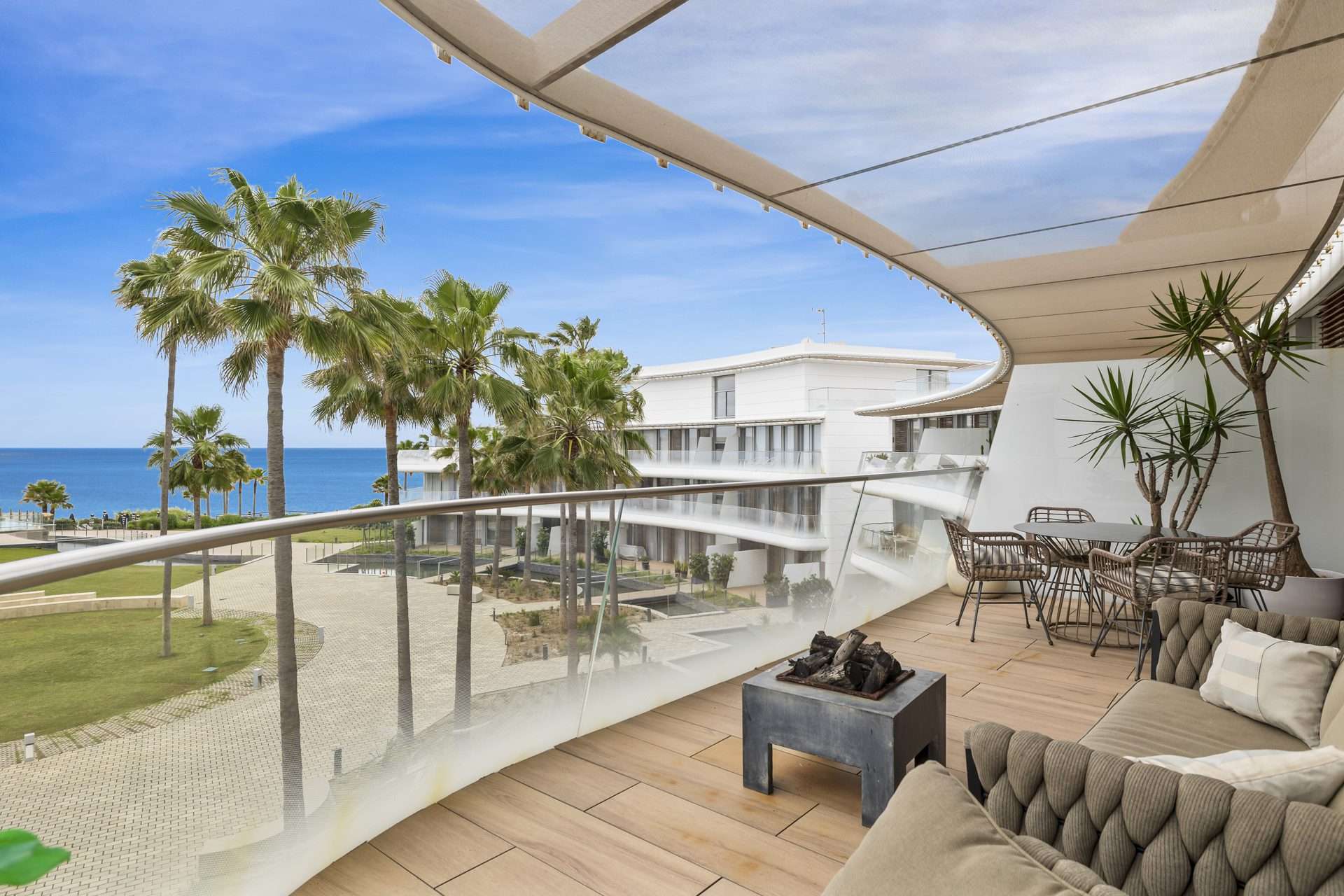 Luxury Beachfront Apartment in Estepona, The Edge