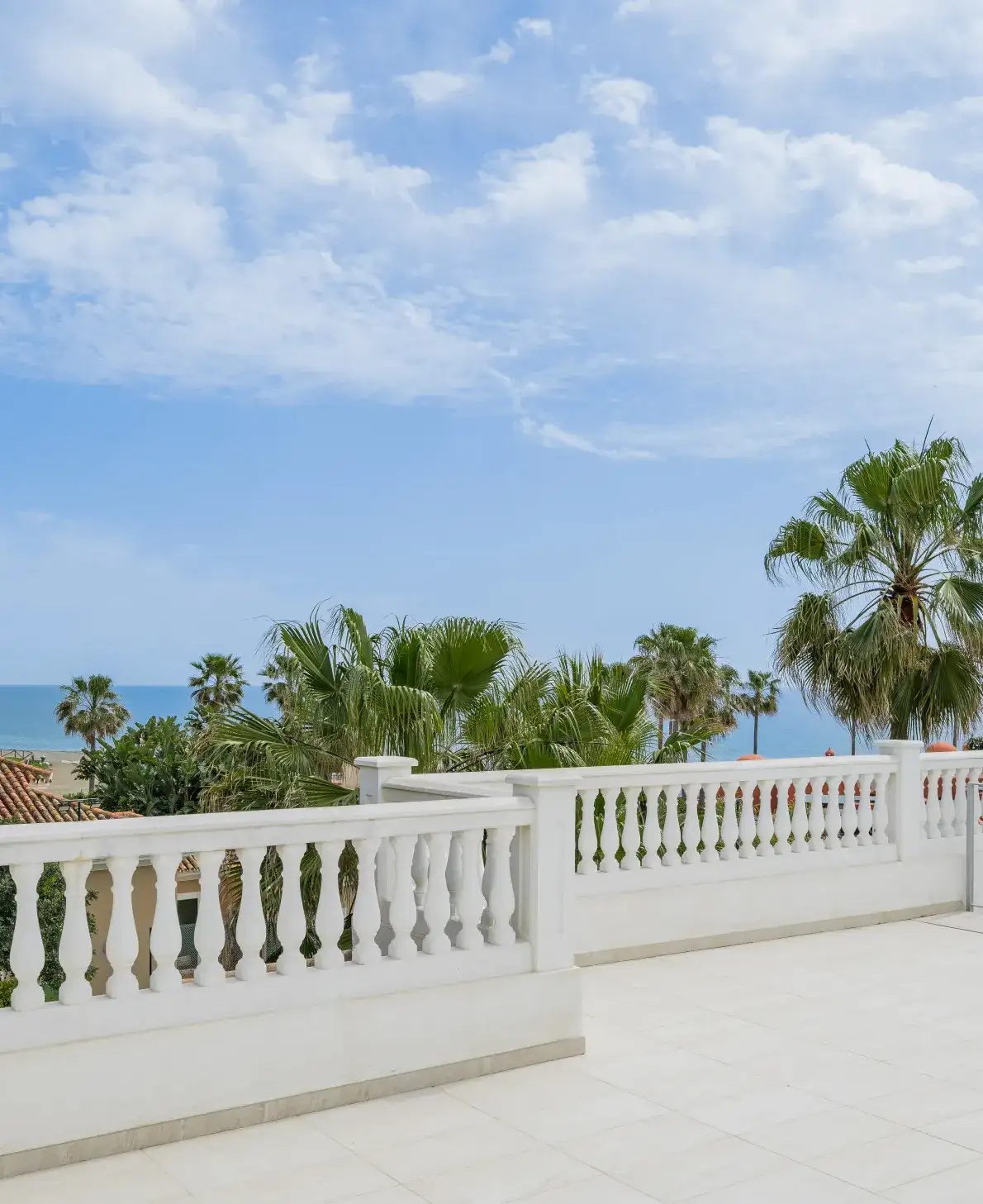  Beachside Elegance in Casasola – A Lifestyle Beyond Expectations - Photo 3