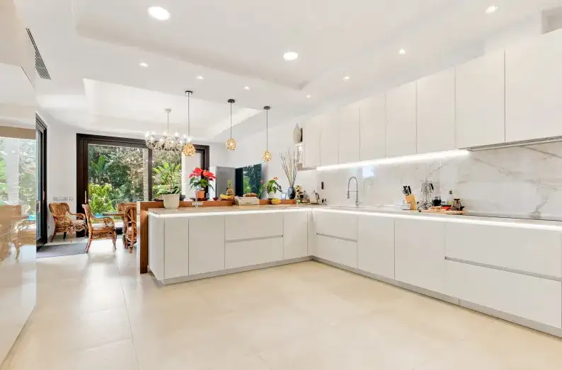  Beachside Elegance in Casasola – A Lifestyle Beyond Expectations - Photo 4