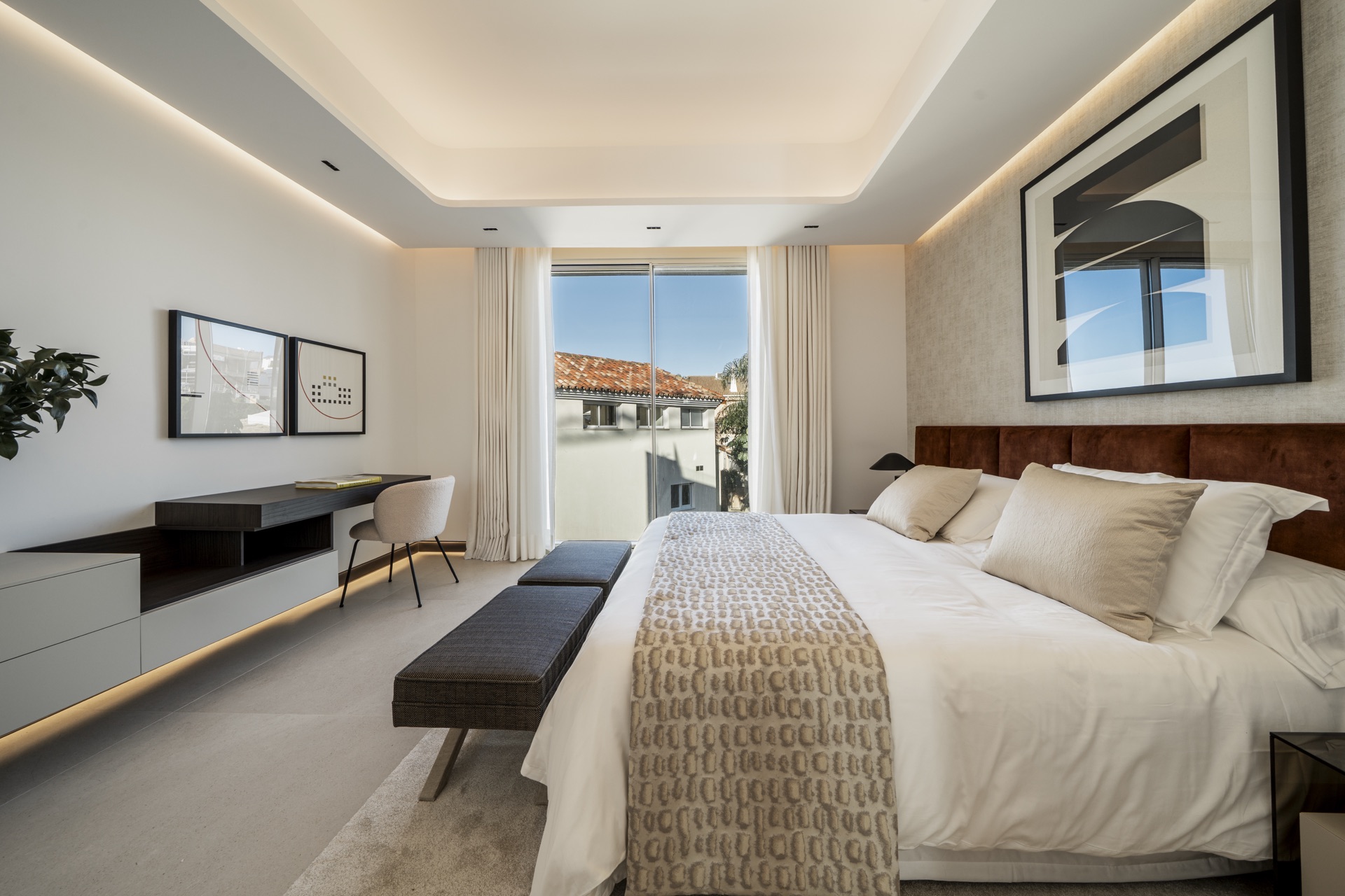 Coastal Sovereign Estate: Pinnacle Mediterranean Living - Photo 2