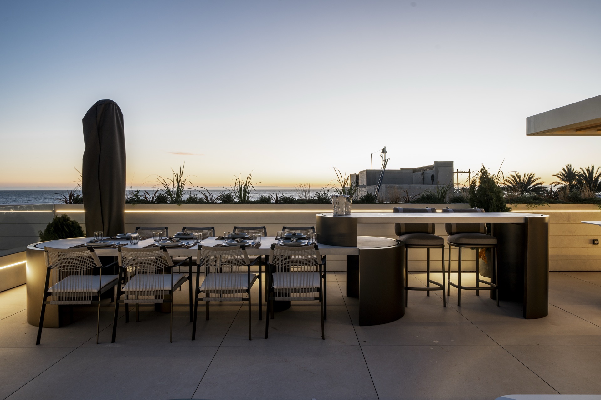 Coastal Sovereign Estate: Pinnacle Mediterranean Living - Photo 4