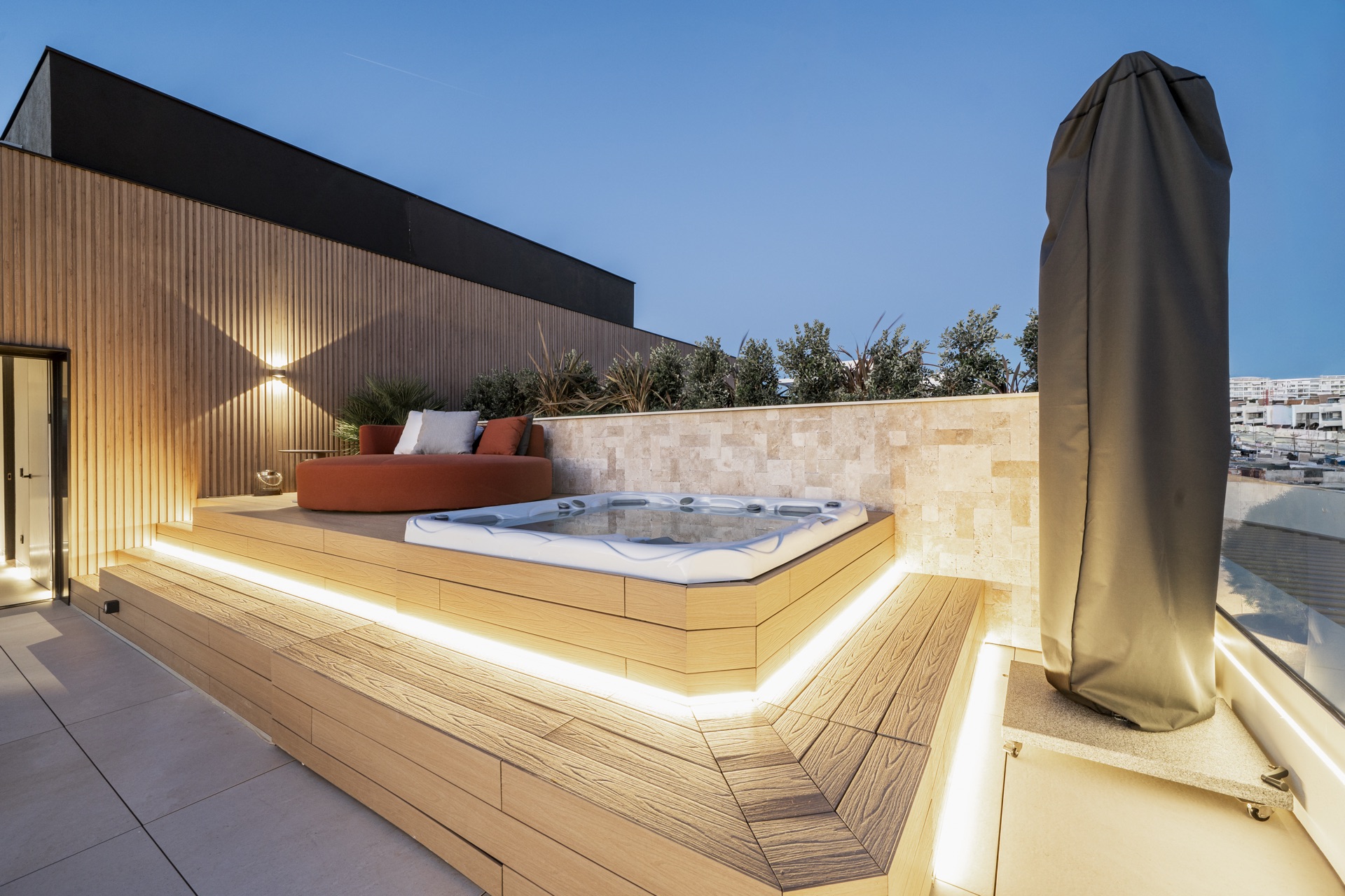 Coastal Sovereign Estate: Pinnacle Mediterranean Living - Photo 6