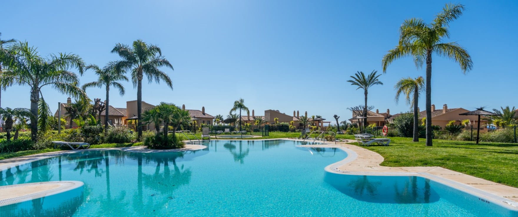 A Sanctuary of Sophistication: Exclusive Residences with Panoramic Vistas in Marbella's Hills - Photo 3