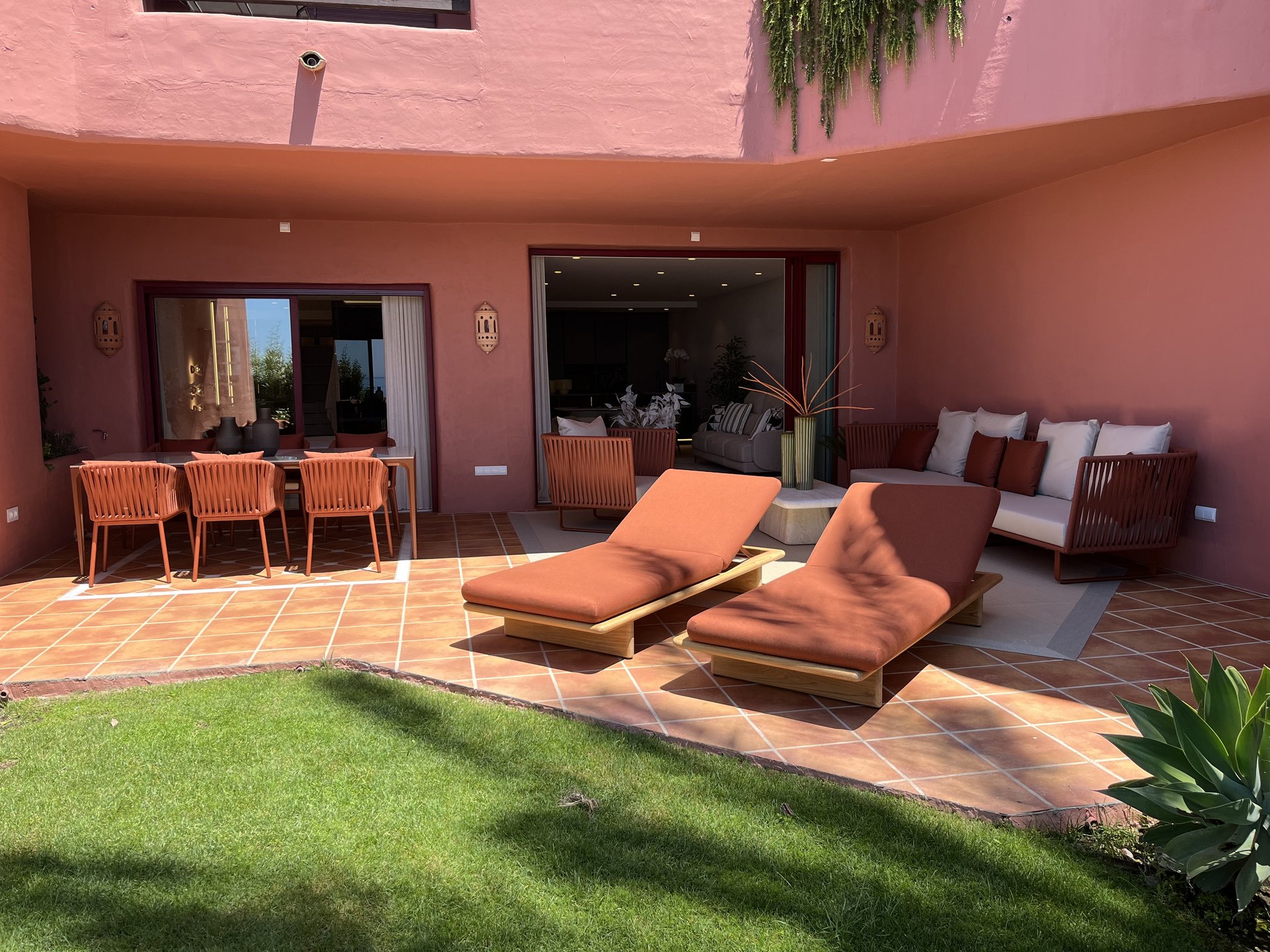 Exquisite First-Line Beach Apartment in Estepona – A Coastal Masterpiece - Photo 6