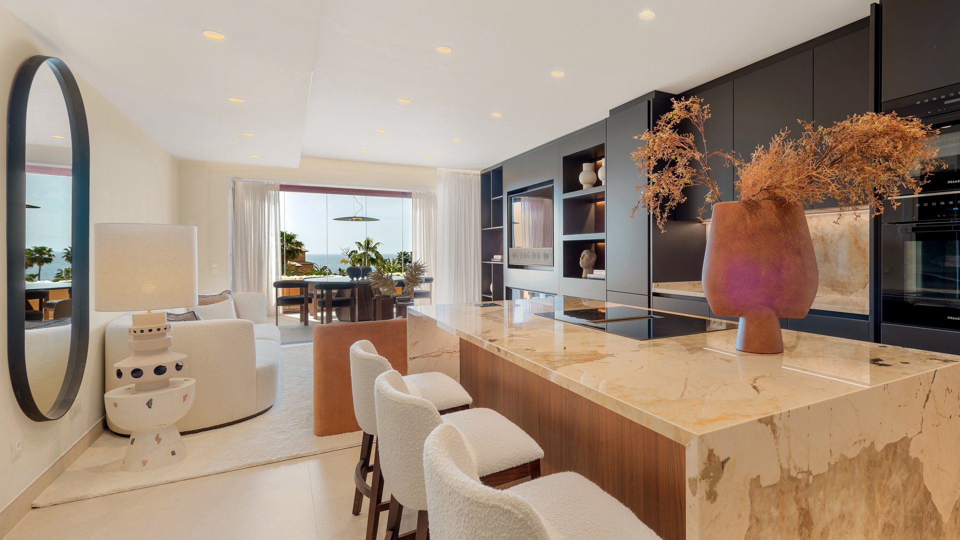 Elegance Redefined: Coastal Luxury Residences in Estepona - Photo 3