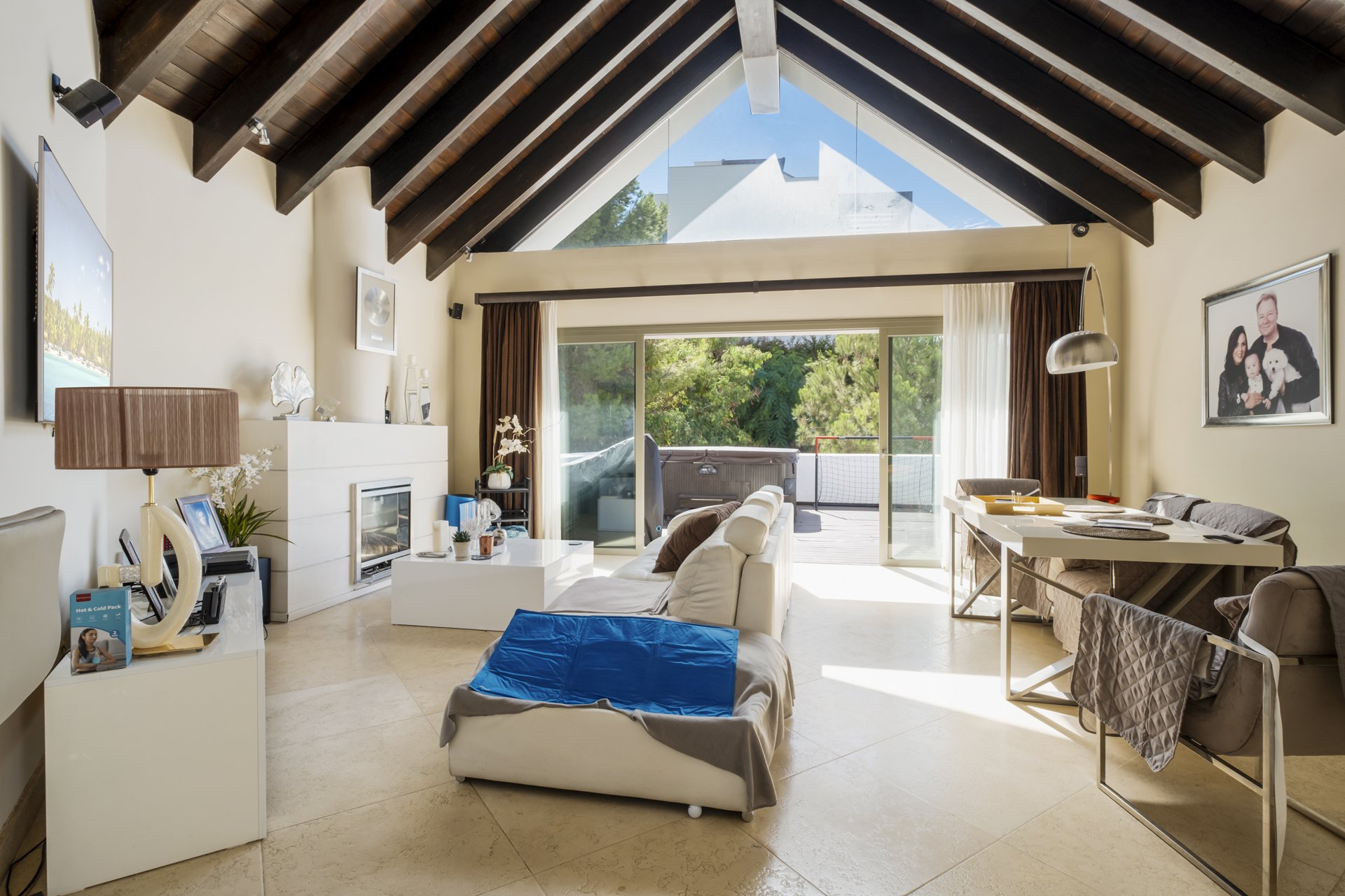 Exquisite Duplex Penthouse: Panoramic Views & Private Wellness in Los Flamingos - Photo 3