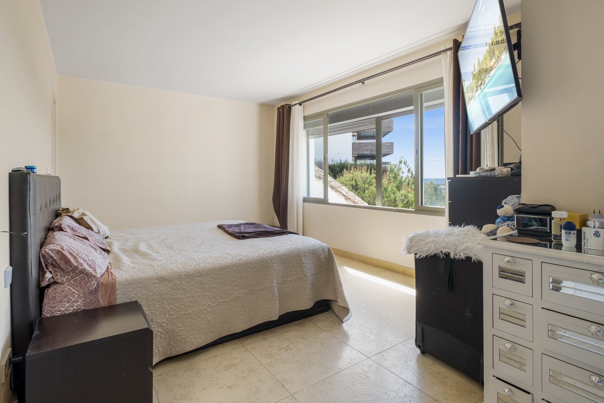 Exquisite Duplex Penthouse: Panoramic Views & Private Wellness in Los Flamingos - Photo 6