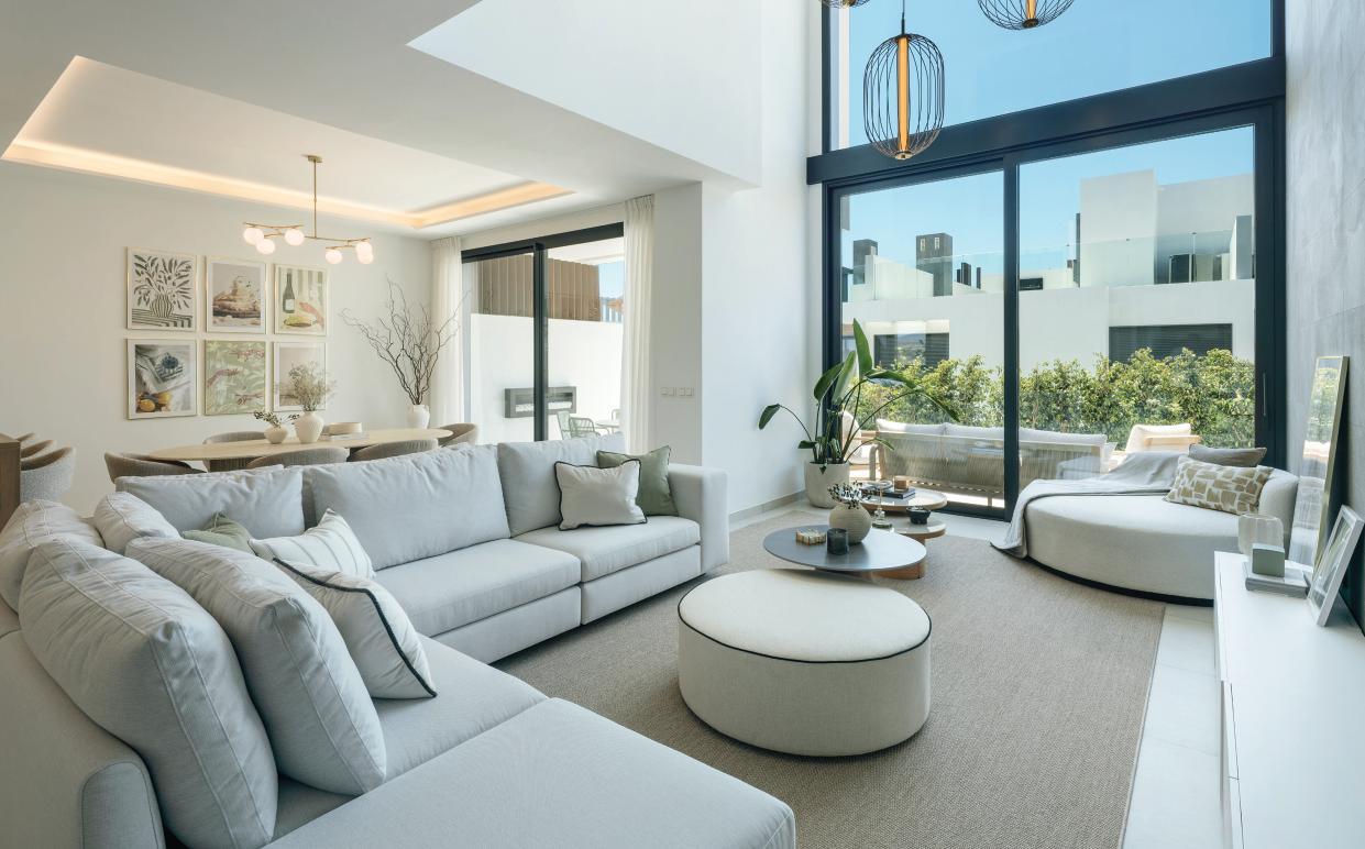 Contemporary 4-Bedroom Villa in Río Real